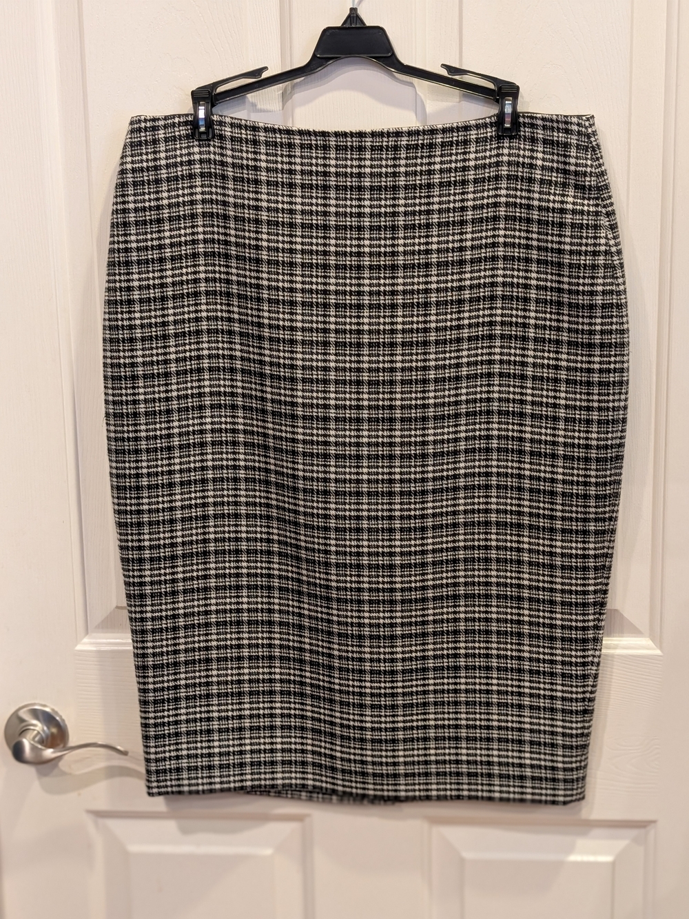 The Limited Black and White Plaid Pencil Skirt